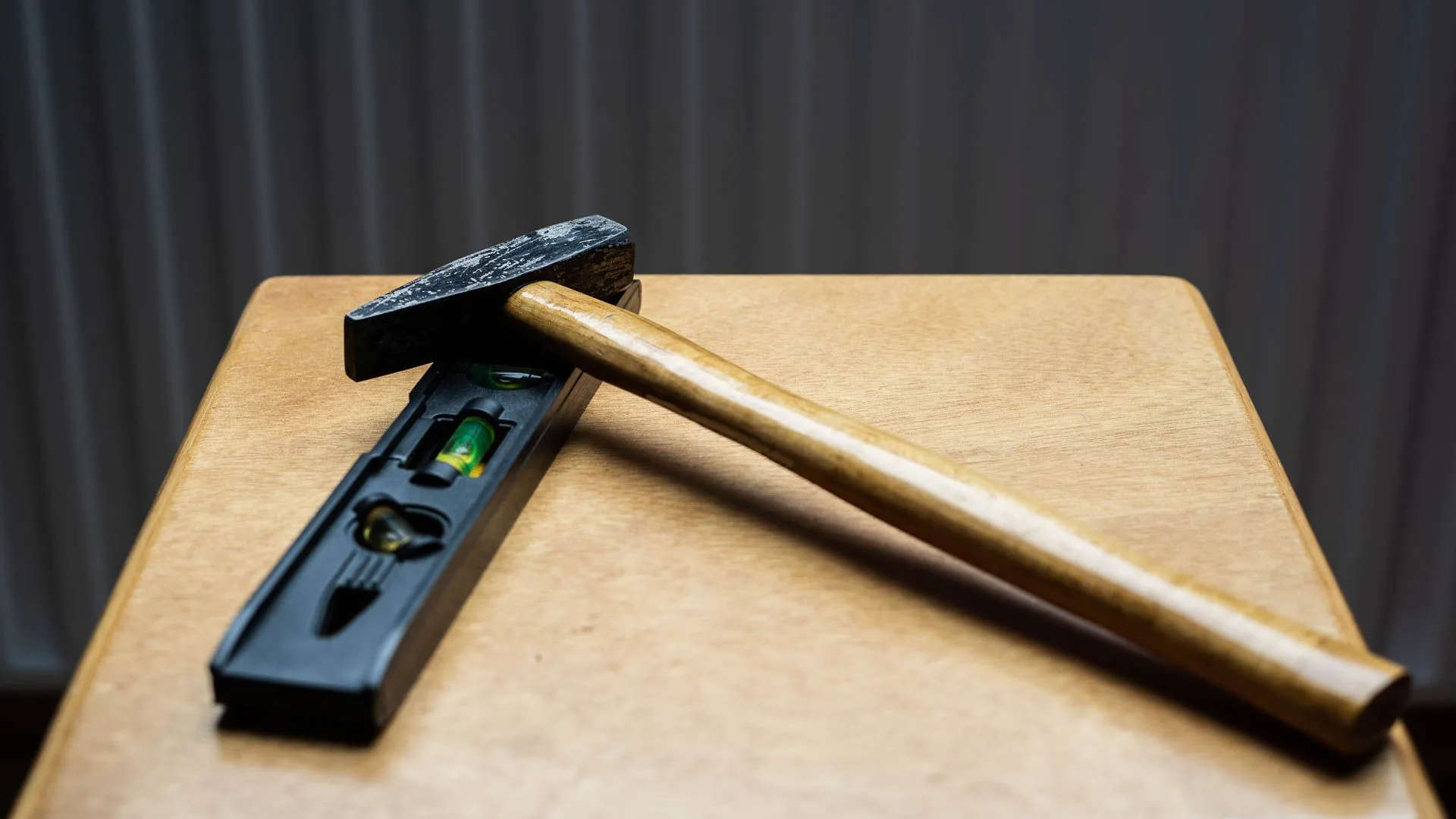 Zo moet je een Hamer Gebruiken: een Stap-voor-stap Handleiding