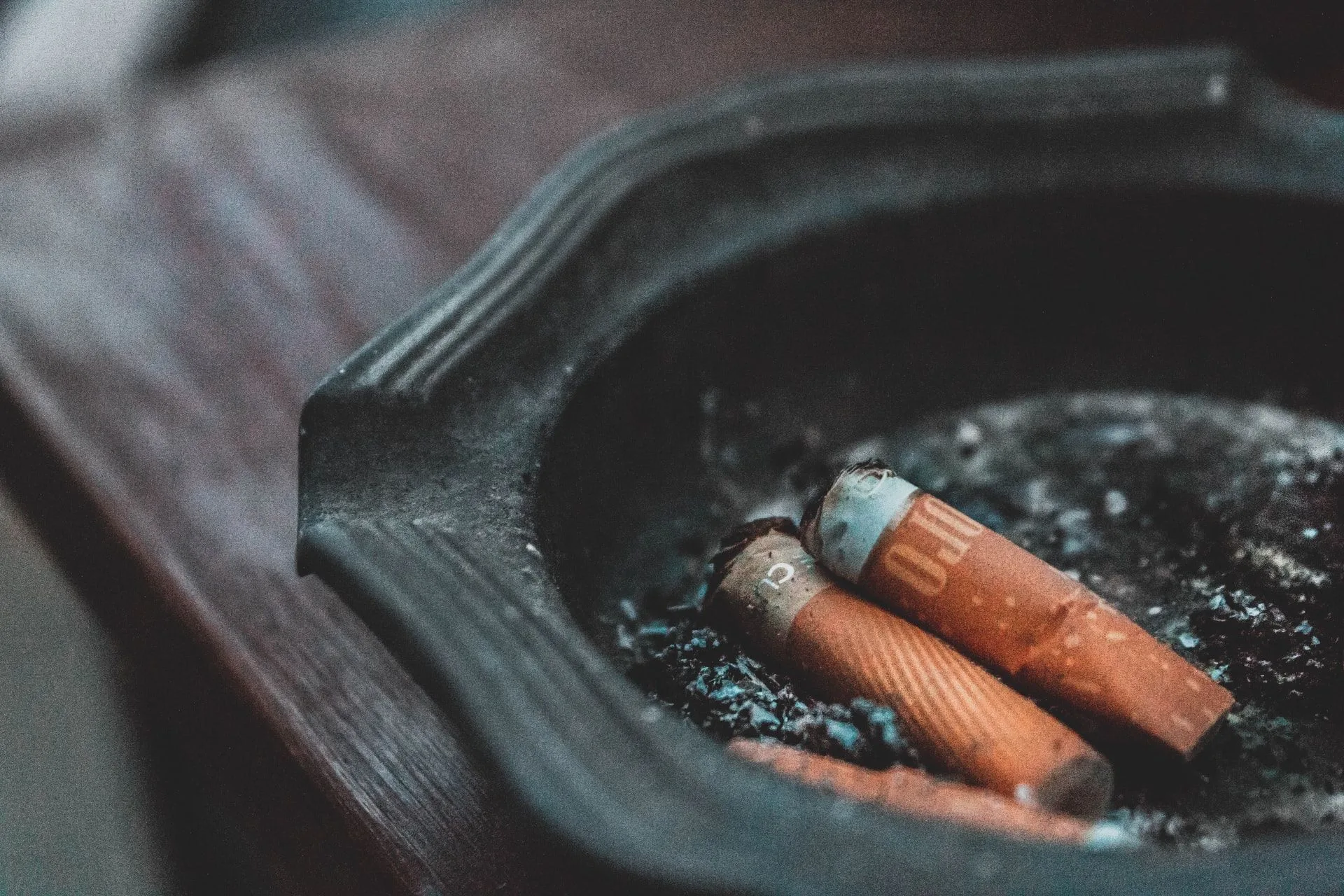 Rooklucht uit Huis Verwijderen: de 7 Beste Tips!