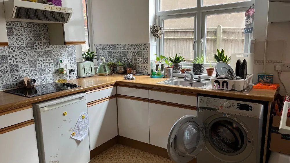 Witte keuken, vooraanzicht